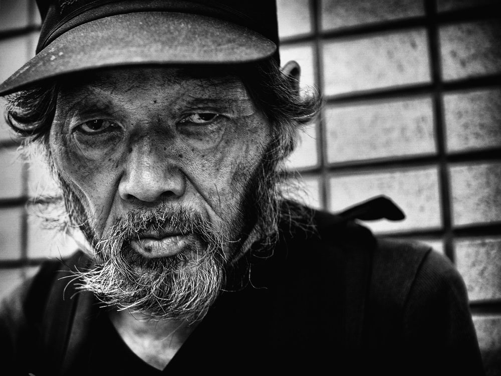 Портреты бездомных с улиц Токио