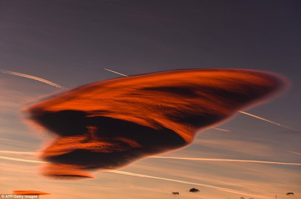 Лентикулярные облака, которые можно принять за НЛО