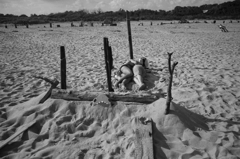 Сцены на пляже Эрики Рид