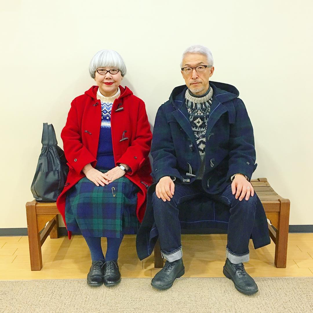 Супружеская пара из Японии уже 37 лет одевается в одинаковом стиле