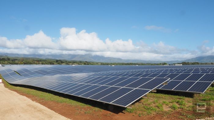 Tesla построила комплекс, который обеспечит солнечной электроэнергией остров
