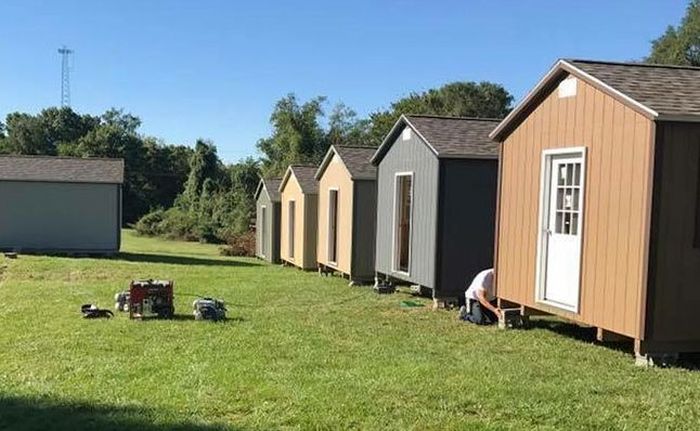 В США построили деревню для бездомных ветеранов Канзаса