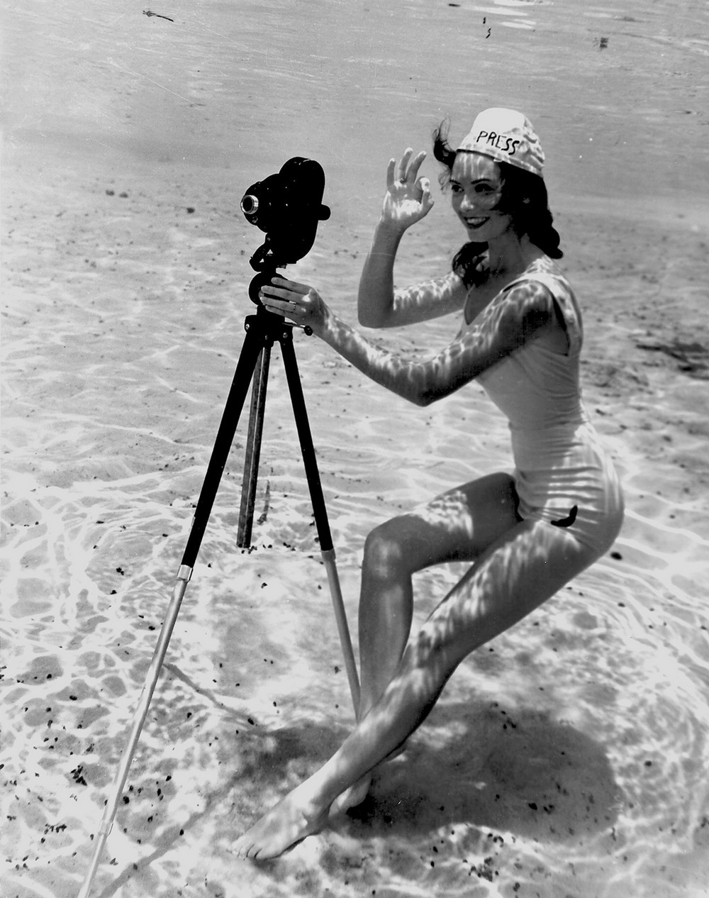 Подводная пин-ап фотосессия 1938 года от Брюса Мозерта