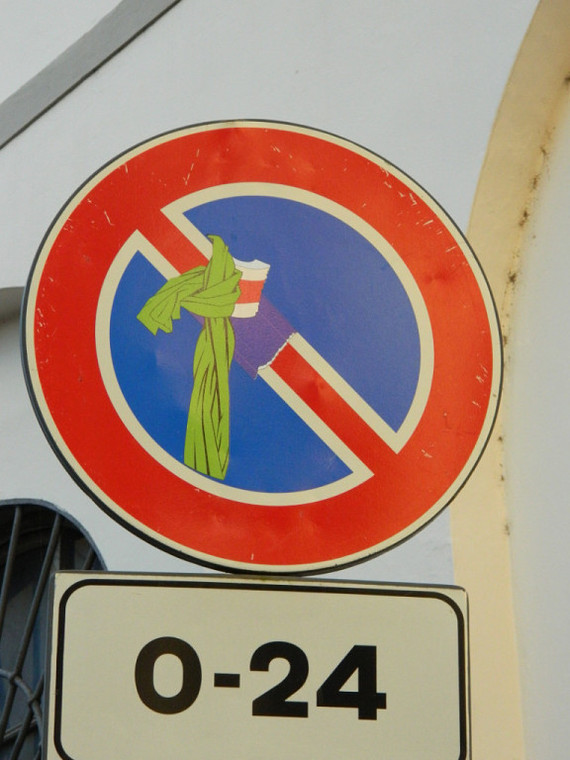 Прикольные дорожные знаки во Флоренции