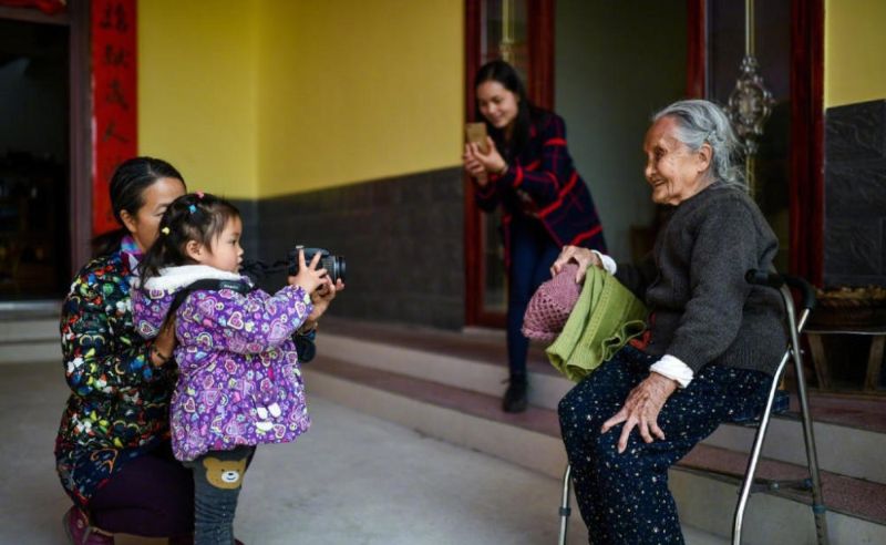 105-летняя бабушка-фотограф с огромным опытом