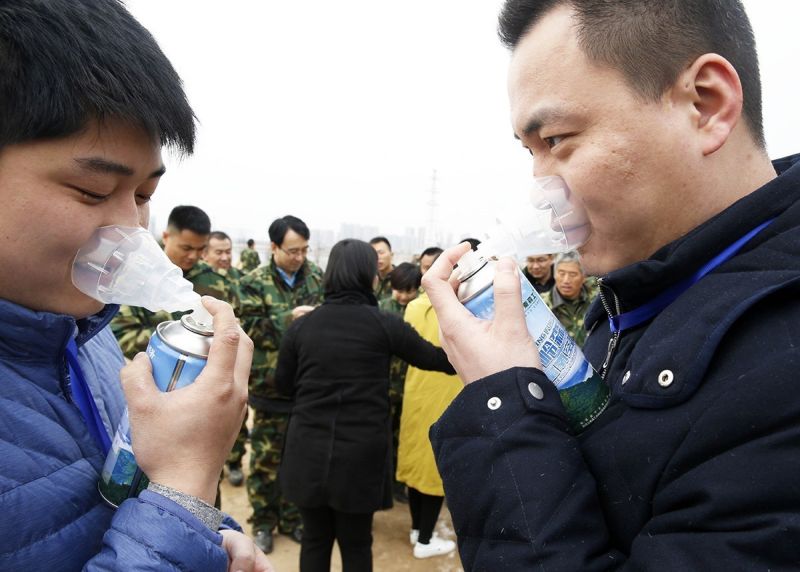 В Китае начали продавать баллончики со свежим воздухом