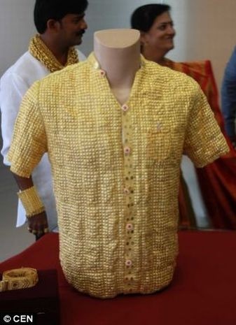 Индус истратил более $22,500 на золотую рубашку, чтобы впечатлить дам