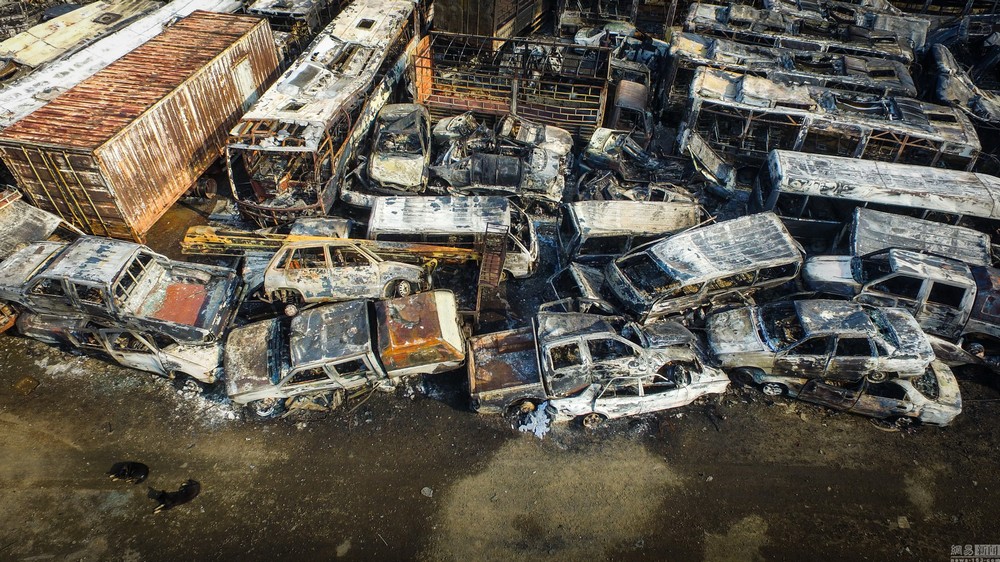 Пожар на китайской парковке уничтожил 6000 автомобилей