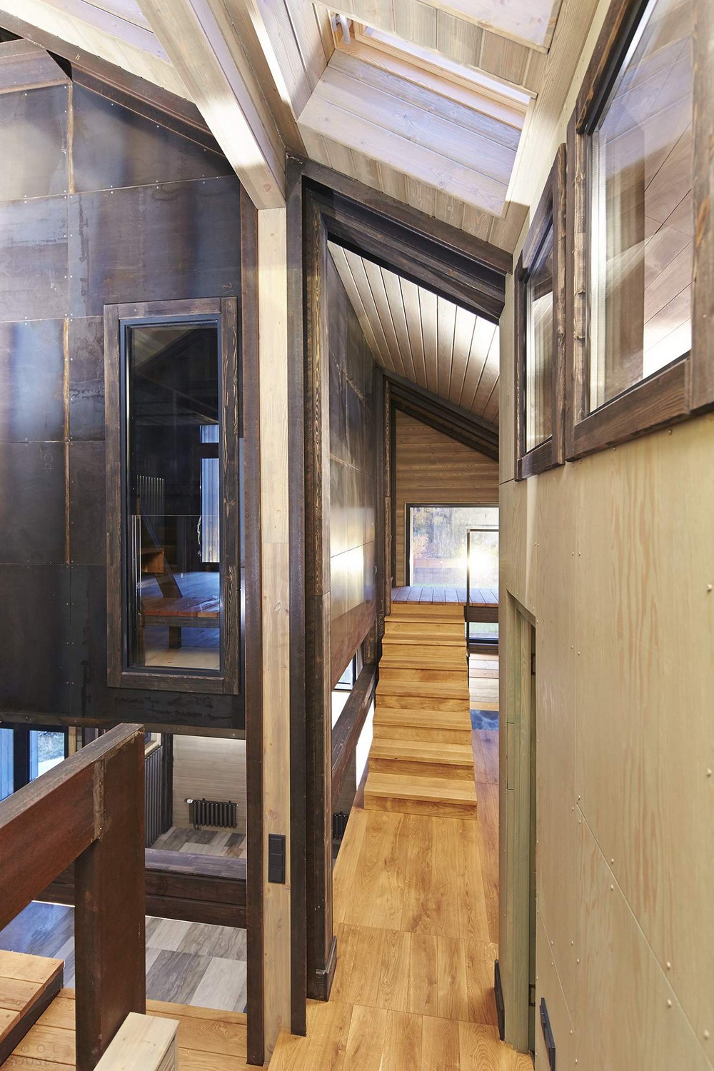 Современный трехэтажный дом из дерева в Подмосковье