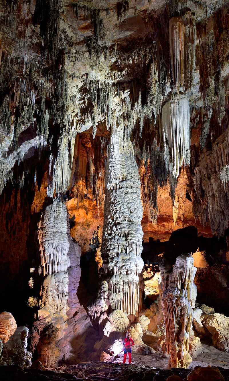 Красота доломитовой известняковой пещеры в Бразилии