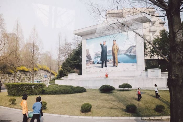 Разрешенные к показу за рубежом снимки из Северной Кореи