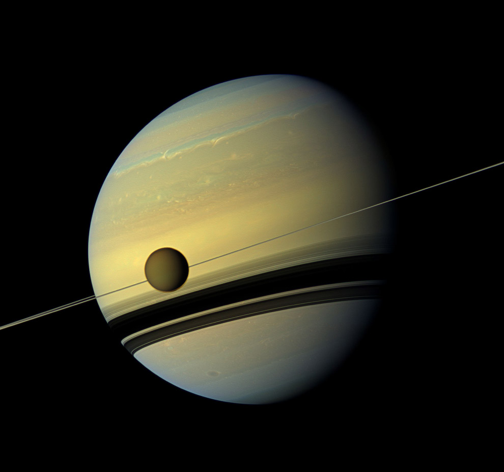Сатурн в объективе межпланетной станции Cassini