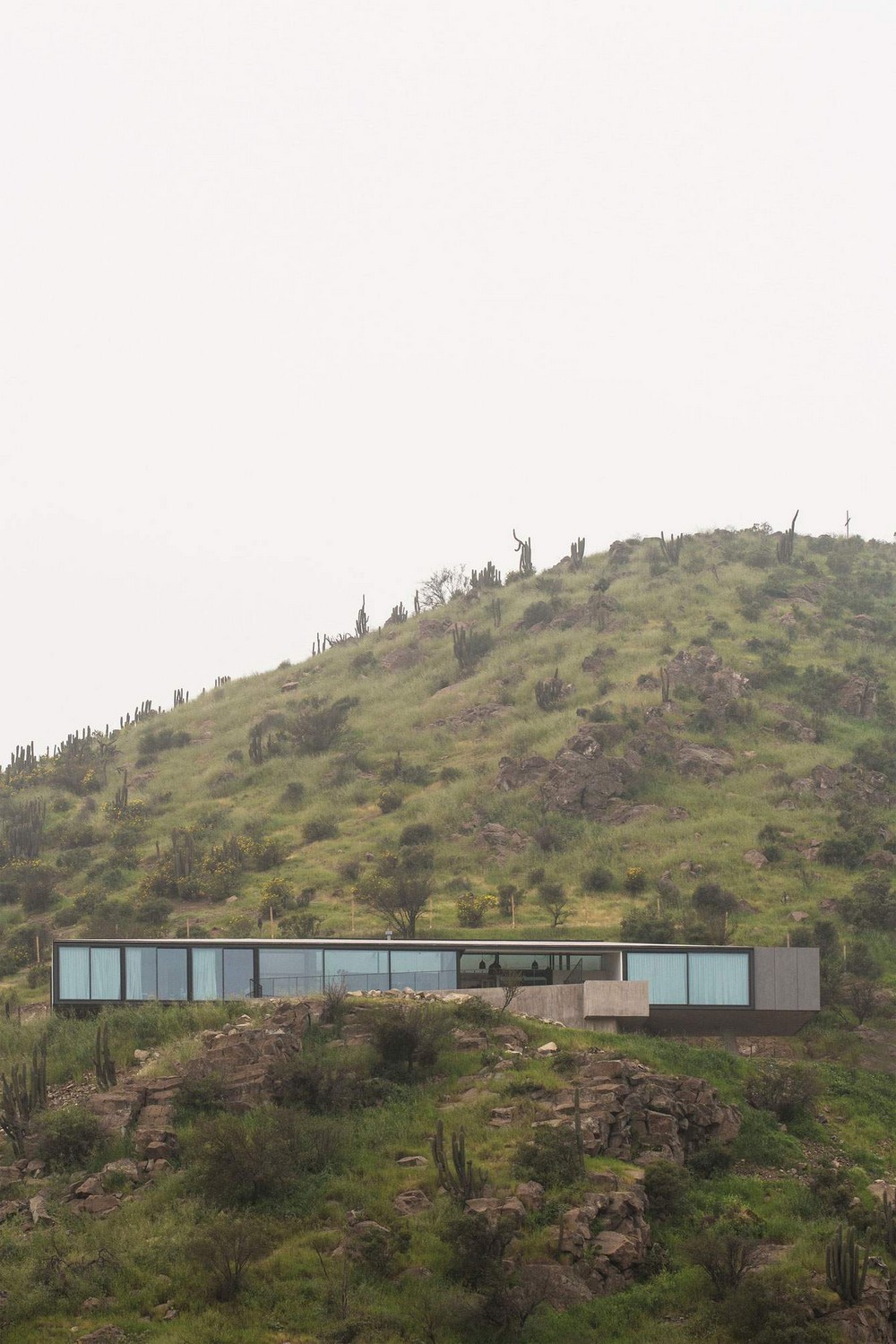 Семейный дом на зеленых холмах в Чили