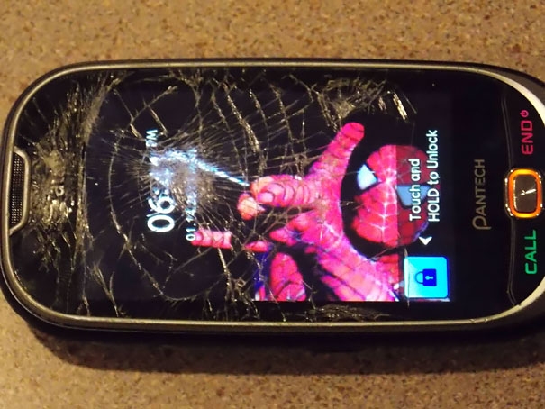 Когда разбитый экран телефона это не проблема