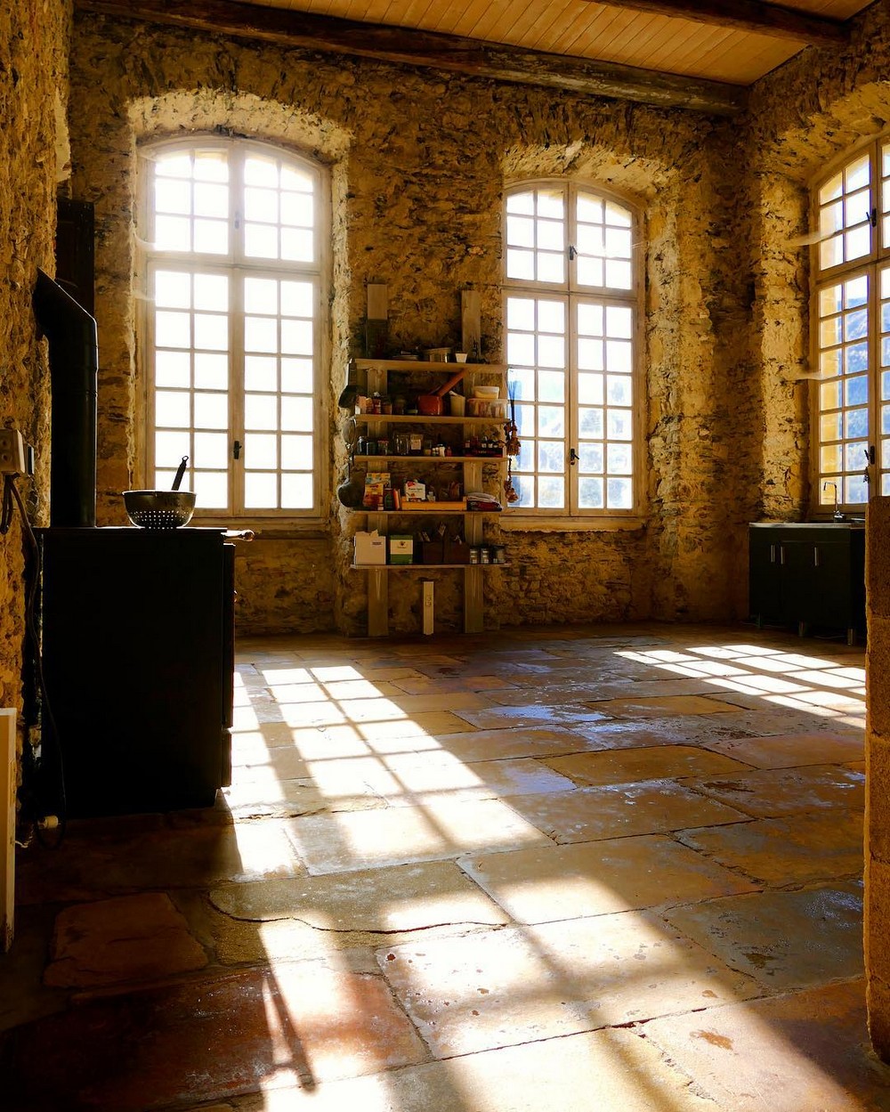 Пара восстанавливает заброшенный французский замок XVIII века