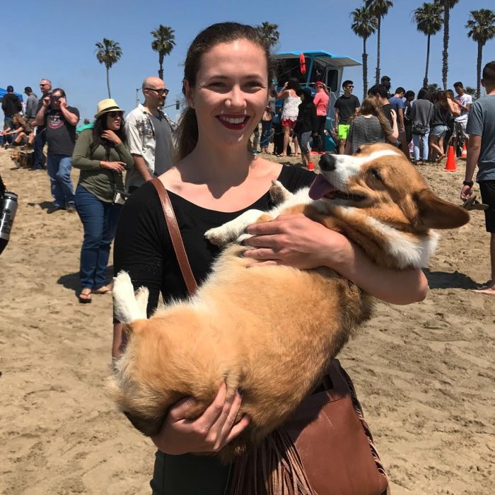 В Калифорнии прошел пляжный день корги 2017