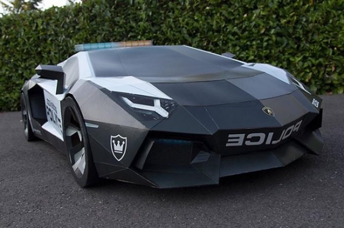 Бумажная модель Lamborghini огромного размера