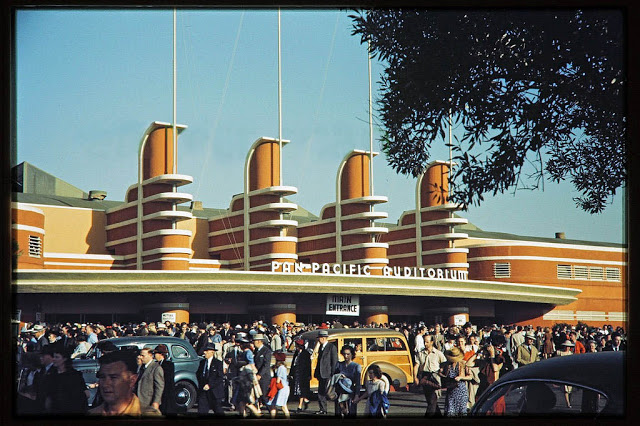 Цветные фото мирного Лос-Анджелеса в годы Второй мировой и после