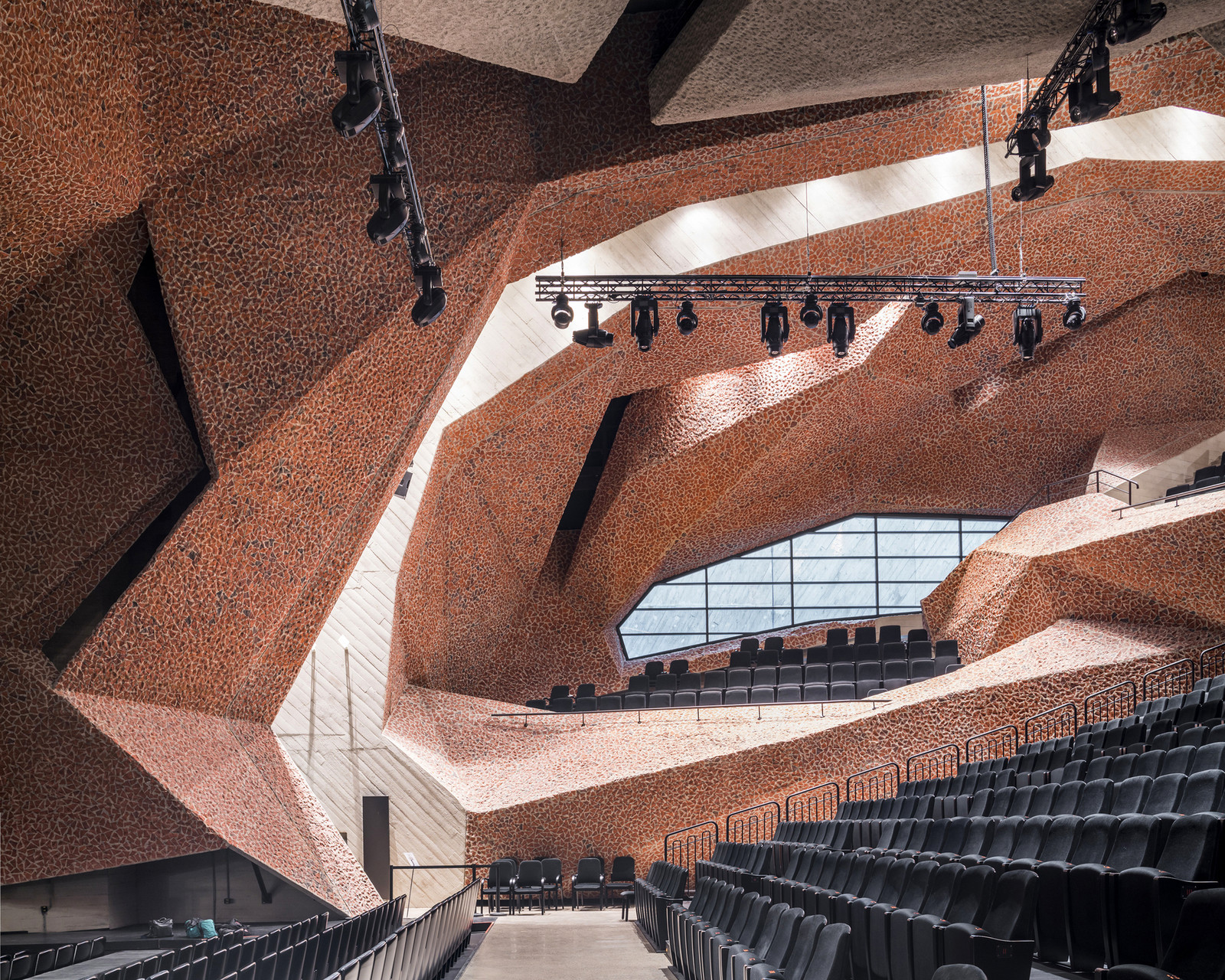 Необычная архитектура концертного зала в Польше