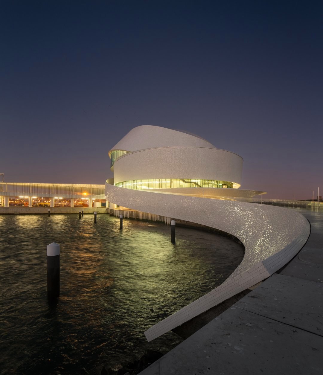 Необычная архитектура круизного терминала порта в Португалии