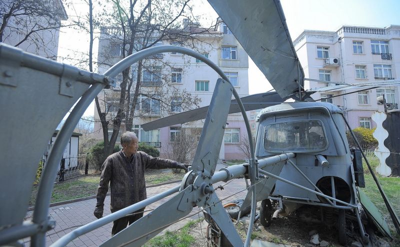 Пенсионер из Китая строил вертолет 10 лет, который так и не взлетел