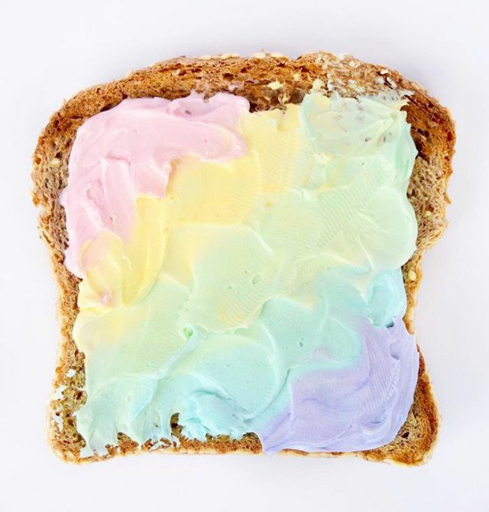 Разноцветные тосты покоряют Instagram