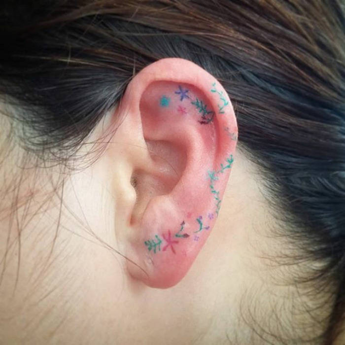 Татуировки на ушах