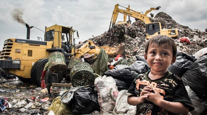 Свалка в Индонезии, ставшая домом для 3000 семей