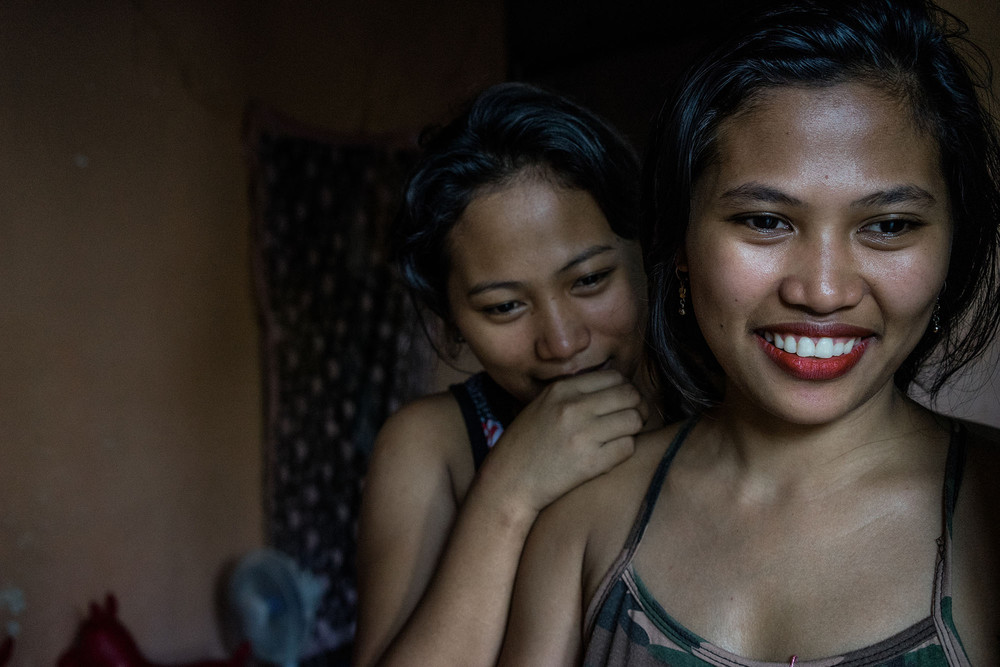 Жертвы тайфуна на Филиппинах вынуждены заниматься проституцией