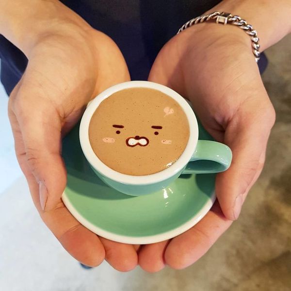 Корейский бариста радует посетителей оригинальным кофе
