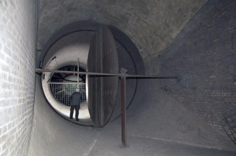 Подземный бункер времени холодной войны, способный вместить 4000 человек