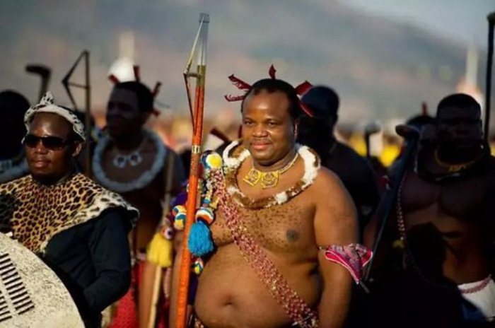 Праздник тростника и парад девственниц в Свазиленде