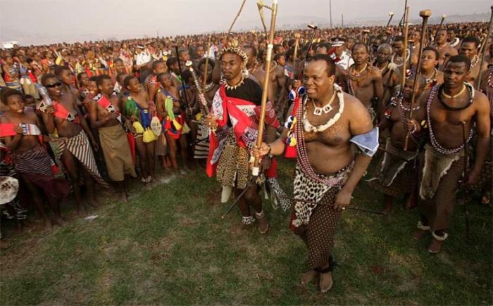 Праздник тростника и парад девственниц в Свазиленде