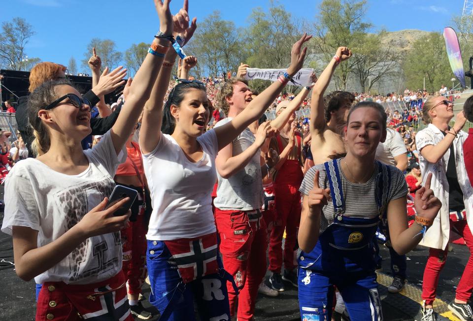 Как норвежские подростки отметили окончание школы