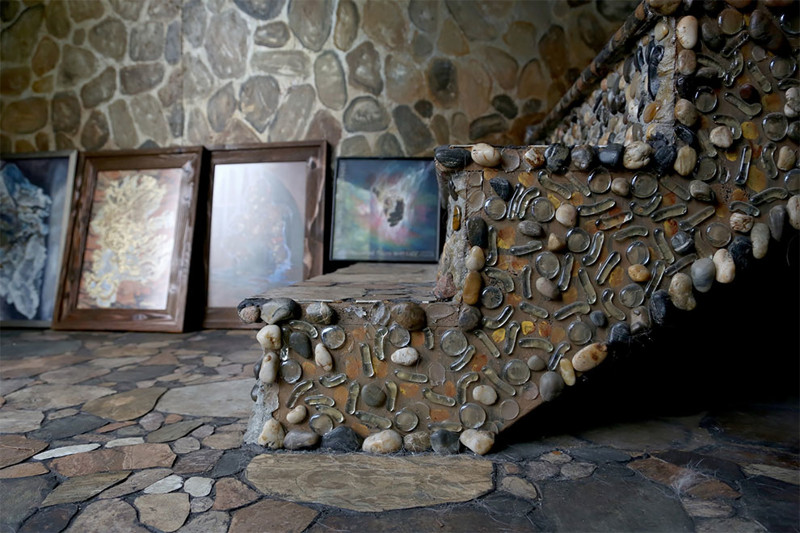 Художница за 38 лет превратила свой дом в произведение искусства