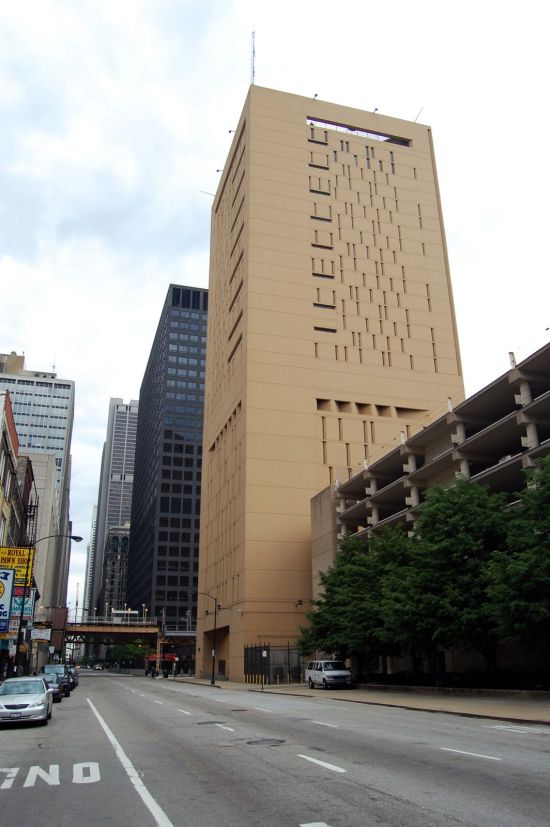 27-этажная тюрьма-небоскреб в Чикаго