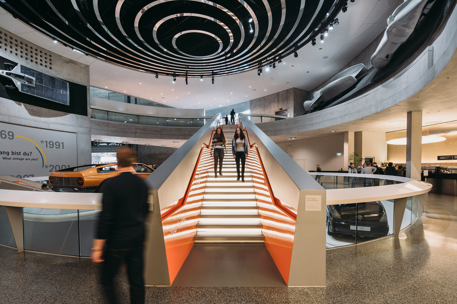 Дизайн и архитектура музея Mercedes-Benz в Штутгарте