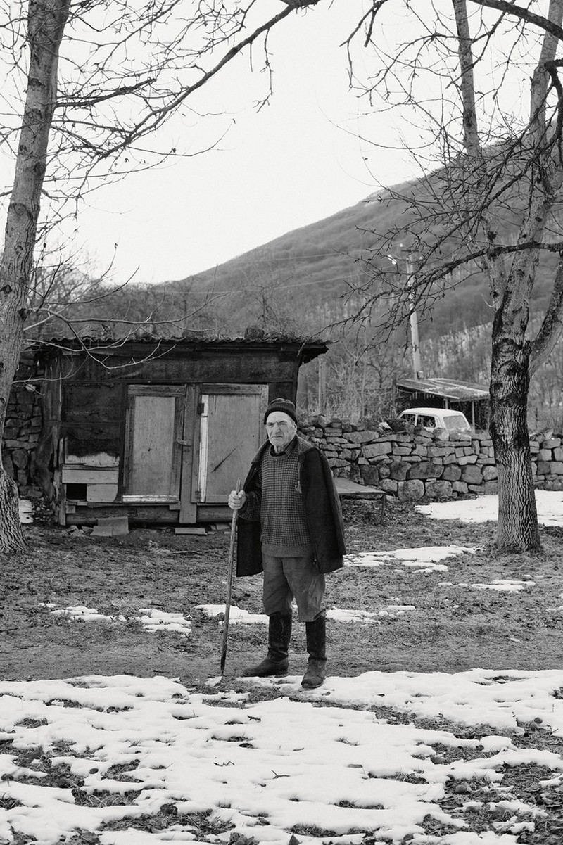Местные жители в горах Северной Осетии