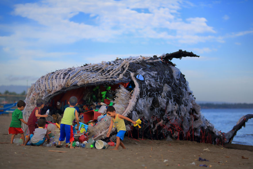 Инсталляция Мёртвый кит