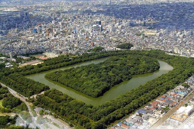 Курган в Осаке - самая большая гробница в мире