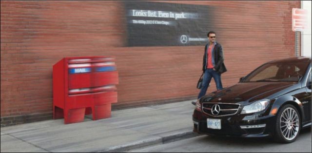 Уличная реклама Mercedes С-350