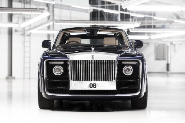 Rolls-Royce показал в Италии самый дорогой автомобиль в мире