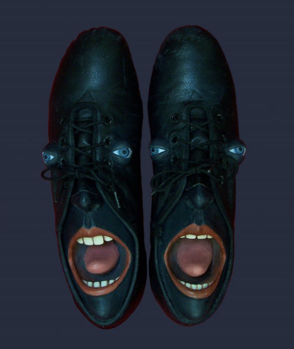 Обувь с лицами