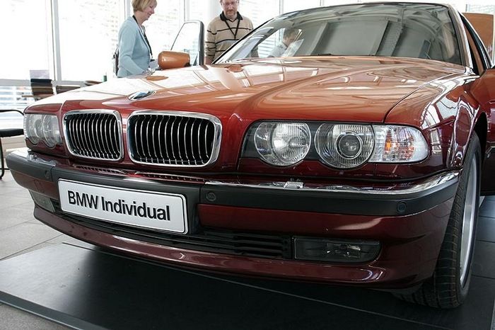 BMW 7-Series Long E38 от модельера Карла Лагерфельда