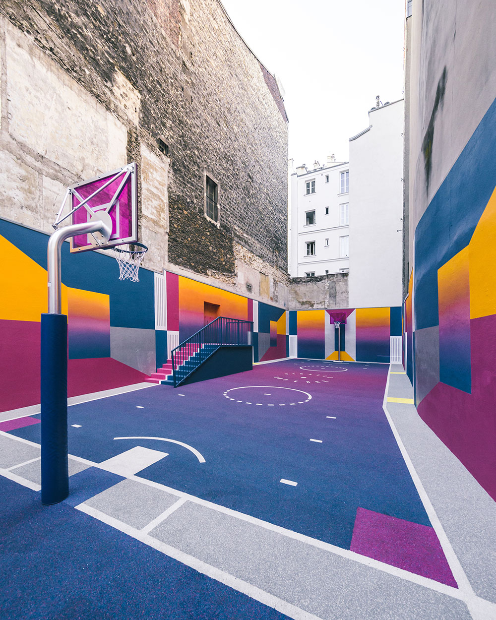 Баскетбольная площадка в Париже