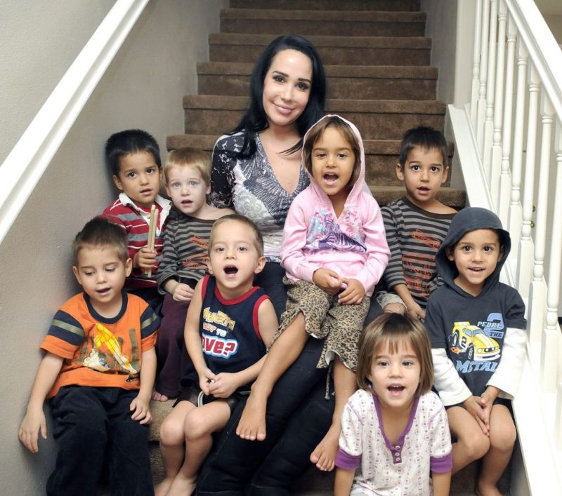 Восемь близнецов Нади Сулеман через восемь лет после рождения
