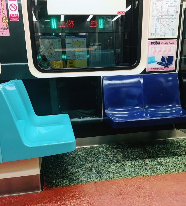 Спортивные вагоны в тайваньском метро