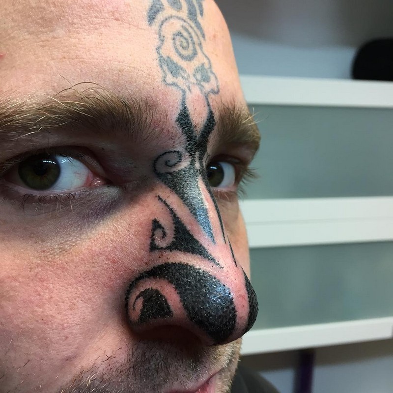 Татуировки на носу