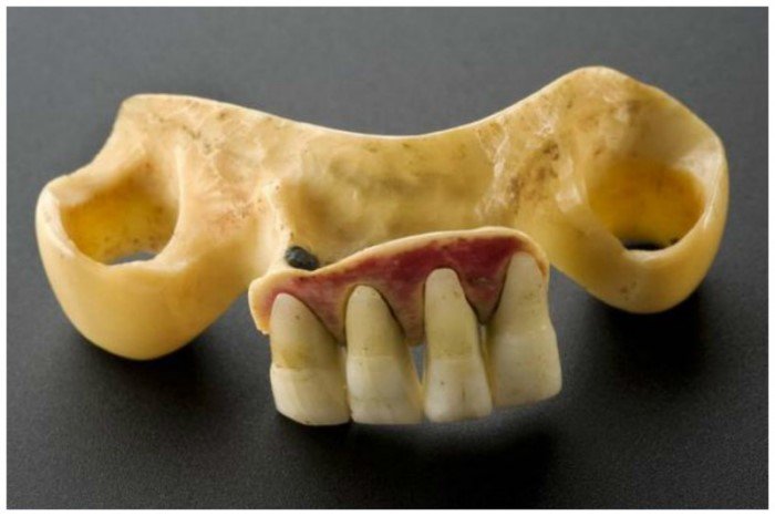 Что делали стоматологи прошлого