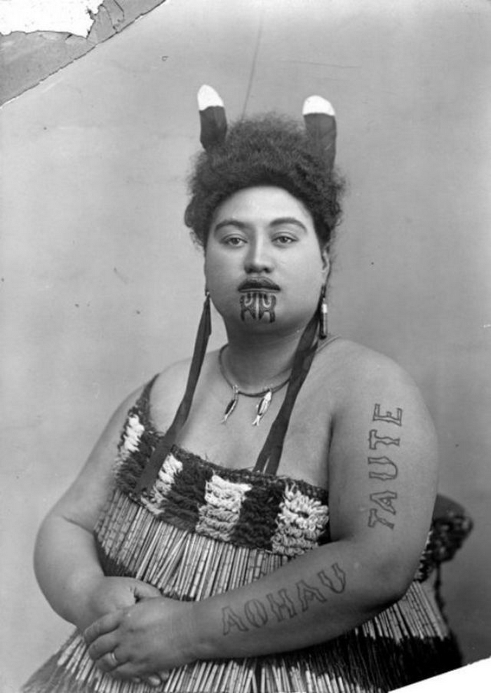 Портреты женщин маори со священными татуировками